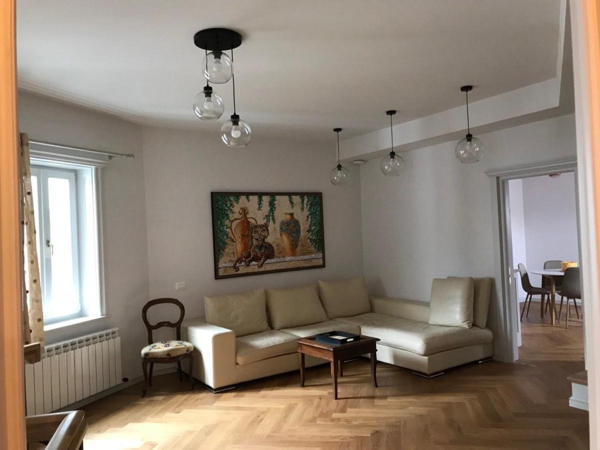 Augsburg Apart Пьятра-Нямц Экстерьер фото