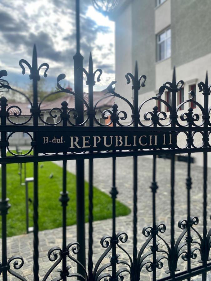 Augsburg Apart Пьятра-Нямц Экстерьер фото