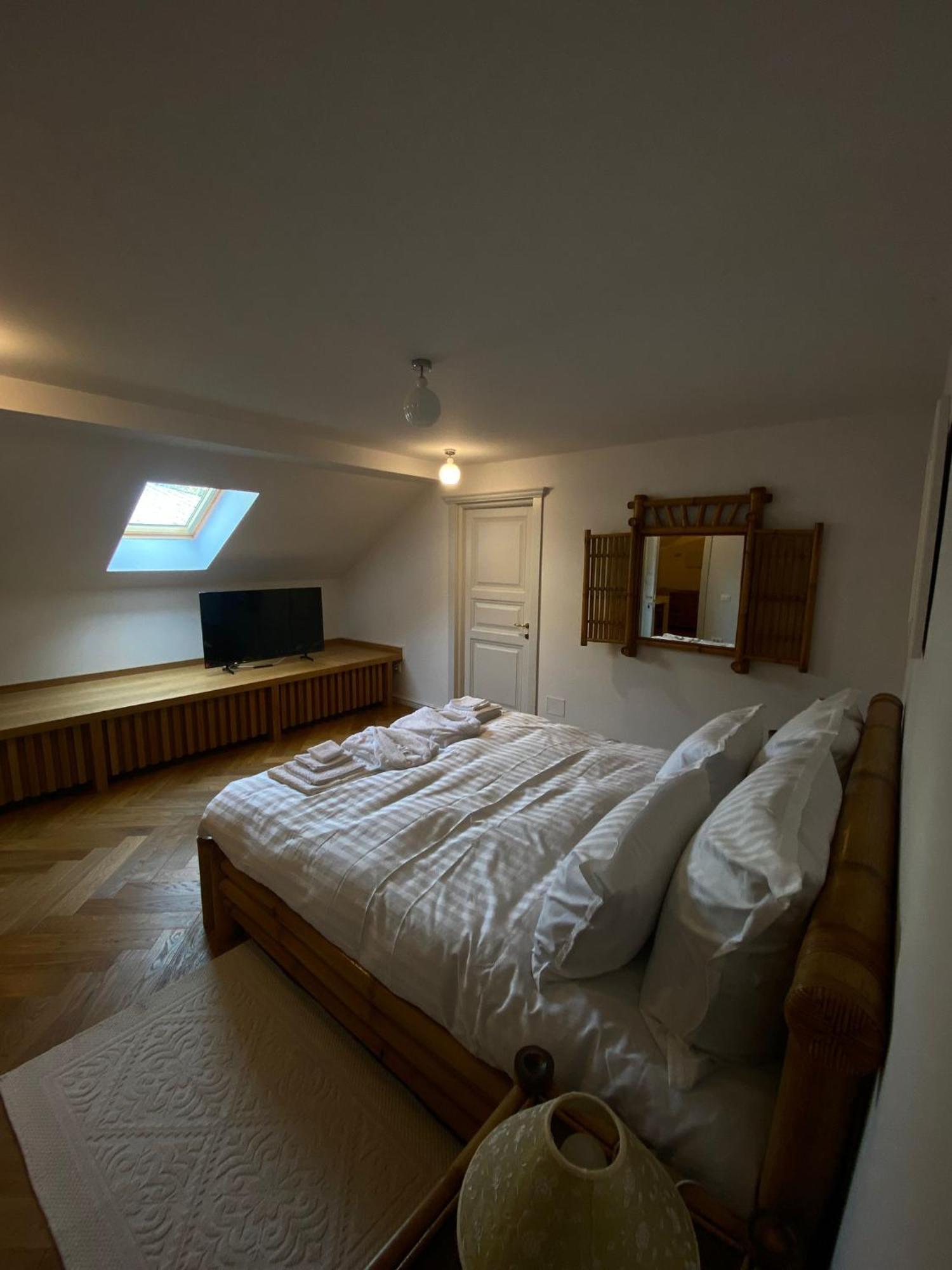 Augsburg Apart Пьятра-Нямц Экстерьер фото
